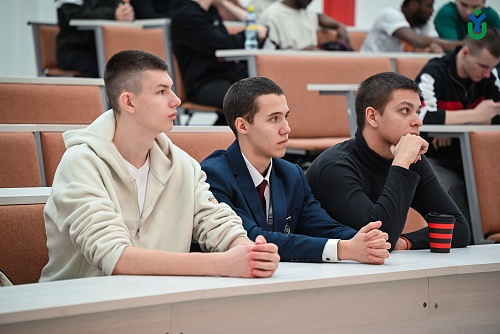 Александр Скурихин развеял факты о госслужащих