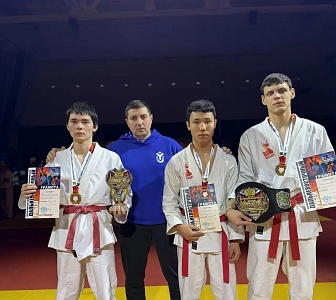  Студенты Нефтяного института