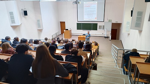 Станислав Васильевич познакомили участников встречи предпосылками экстремизма и эволюцией насильственной идеологии