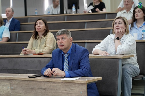 На финальном заседании учёного совета ЮГУ состоялось награждение сотрудников