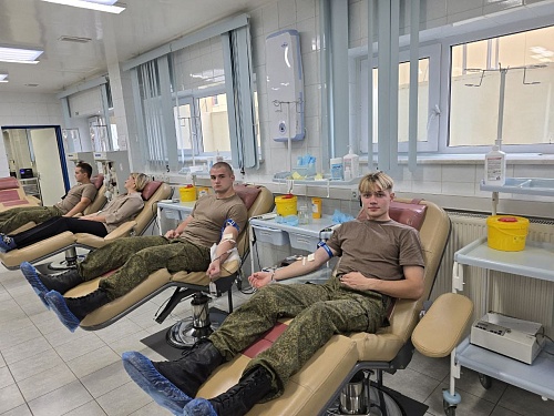 Курсанты ВУЦ ЮГУ сдают кровь 