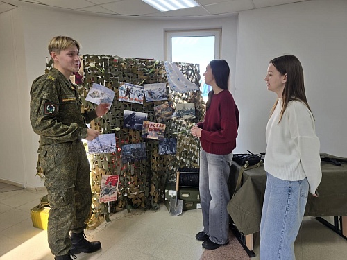 Курсанты организовали акцию и рассказали о Великой Отечественной войне