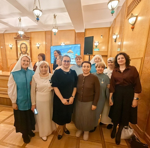 В рамках конференции «Духовное здоровье семьи», организованной Международной общественной организацией «Союз православных женщин», состоялось активное обсуждение актуальных вызовов в сфере воспитания и защиты детства.
