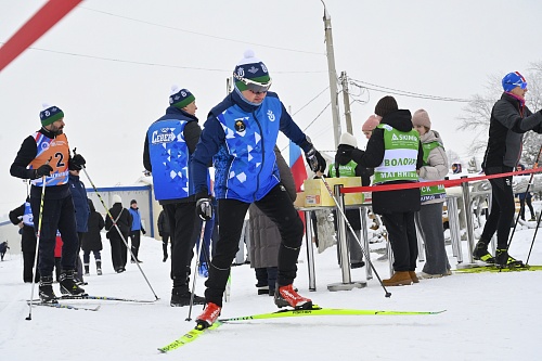 Преподаватели и сотрудники ЮГУ сражались в шести видах спорта: плавание,  лыжные гонки, настольный теннис, бадминтон, пляжный волейбол (женщины), баскетбол (мужчины).