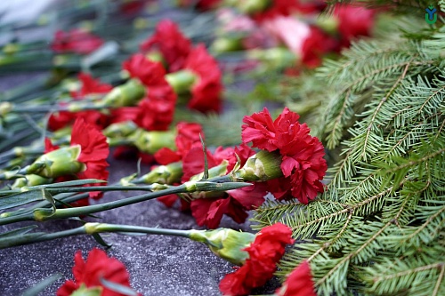 возложение цветов