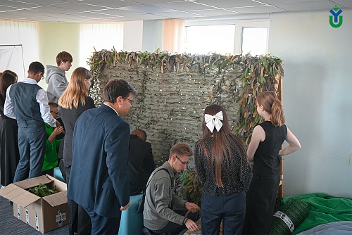 Студенты плели маскировочную сеть